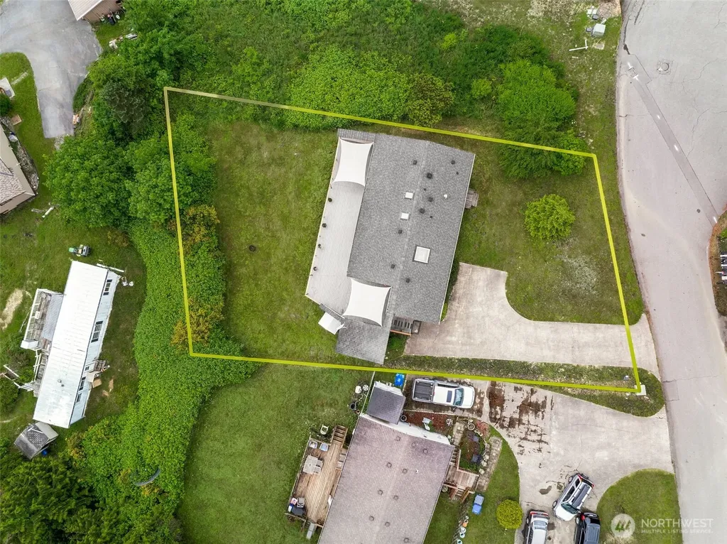 81 E Sea Breeze Drive Grapeview WA 98546