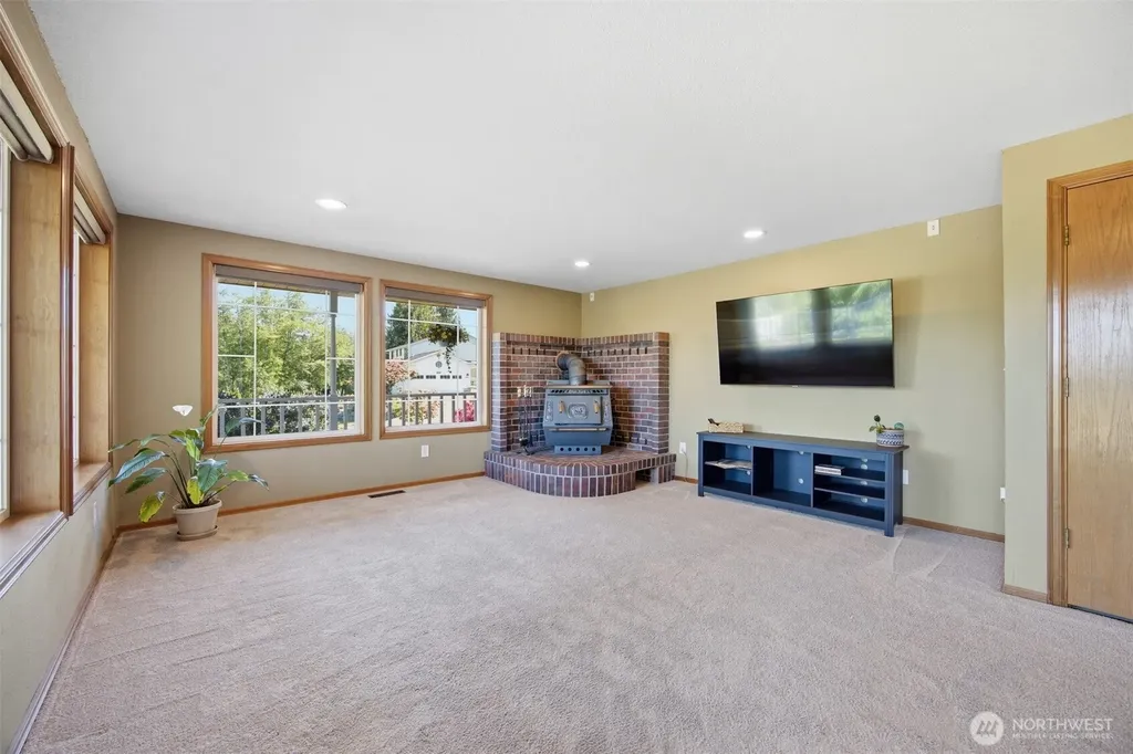 13085 Sunrise Drive Mount Vernon WA 98273