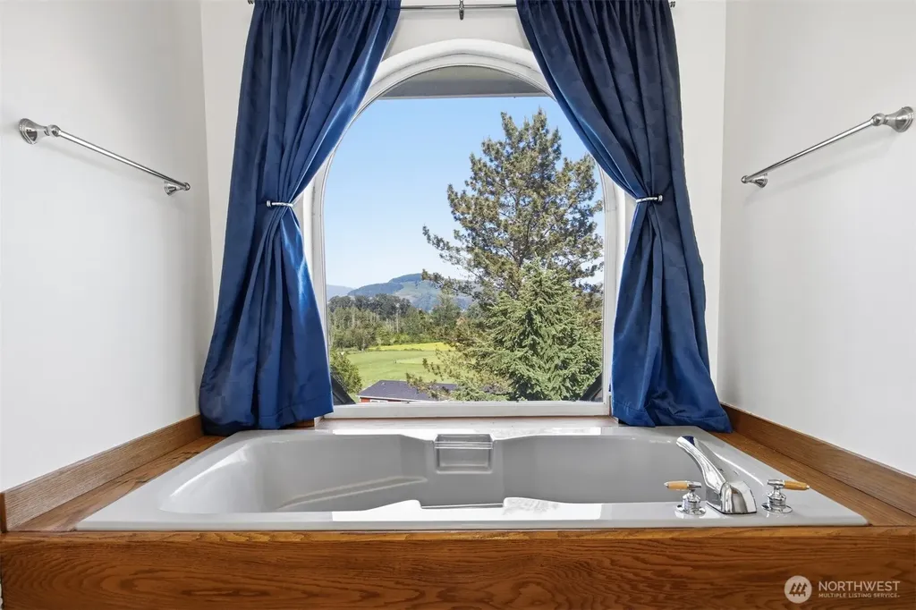 13085 Sunrise Drive Mount Vernon WA 98273