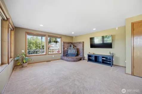 13085 Sunrise Drive Mount Vernon WA 98273
