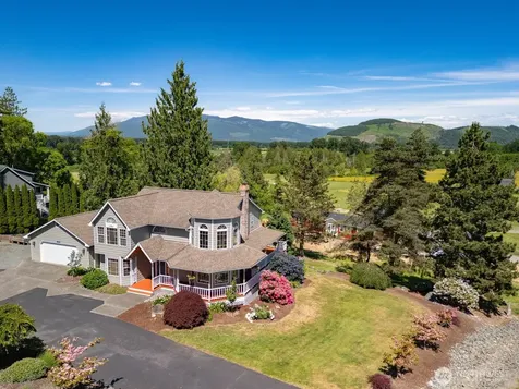 13085 Sunrise Drive Mount Vernon WA 98273