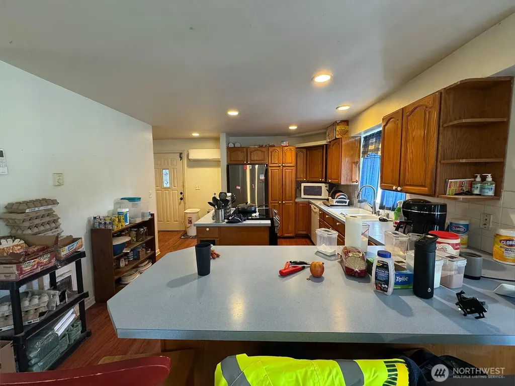 16491 E State Route 3 Allyn WA 98524