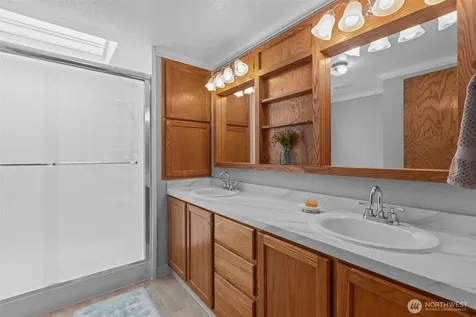 17373 Woodcrest Drive NE Bothell WA 98011