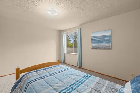 17373 Woodcrest Drive NE Bothell WA 98011