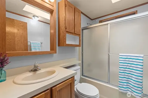 17373 Woodcrest Drive NE Bothell WA 98011