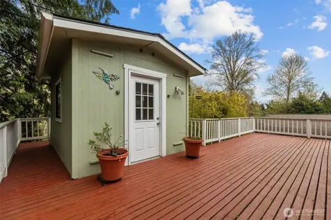 17373 Woodcrest Drive NE Bothell WA 98011
