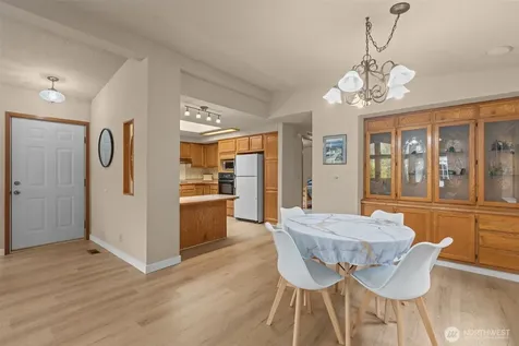 17373 Woodcrest Drive NE Bothell WA 98011
