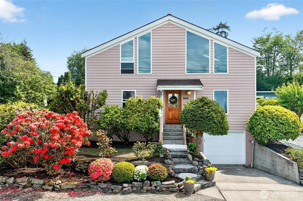 516 Wana Wana Place NE Tacoma WA 98422