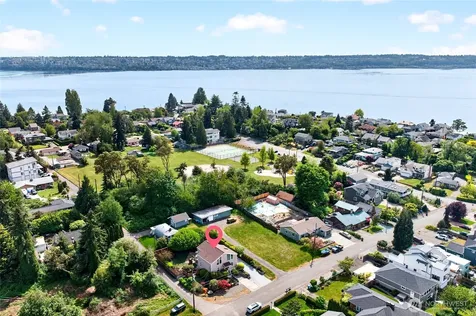 516 Wana Wana Place NE Tacoma WA 98422