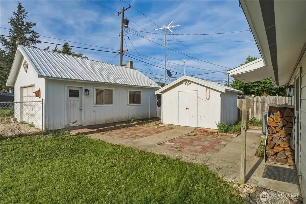 309 W Walnut Street Waterville WA 98858