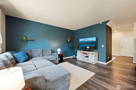 18418 107th Avenue E Puyallup WA 98374