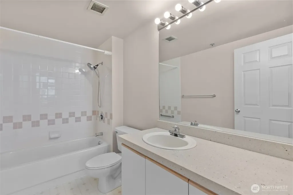 2600 2nd Avenue Seattle WA 98121