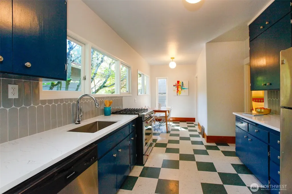 6525 23rd Avenue NE Seattle WA 98115