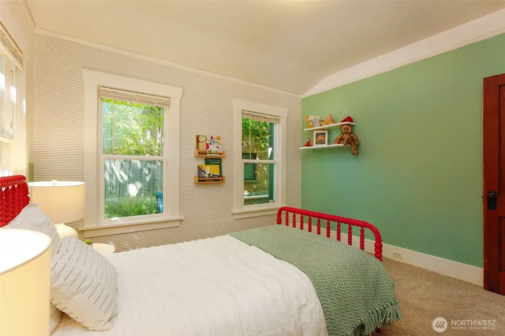 6525 23rd Avenue NE Seattle WA 98115