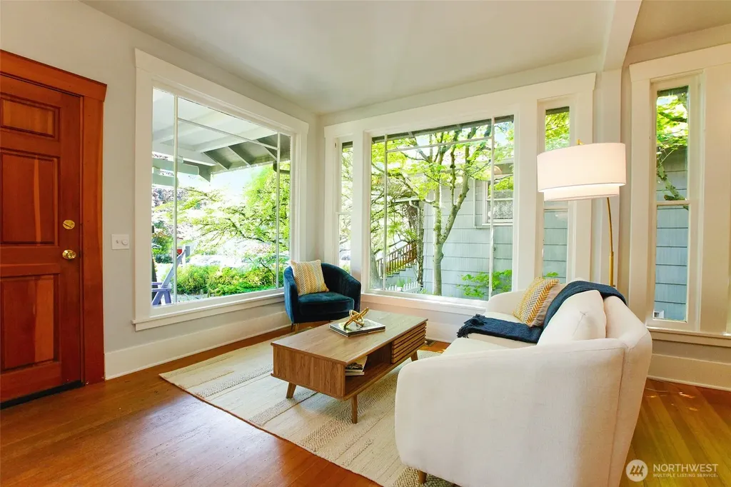 6525 23rd Avenue NE Seattle WA 98115