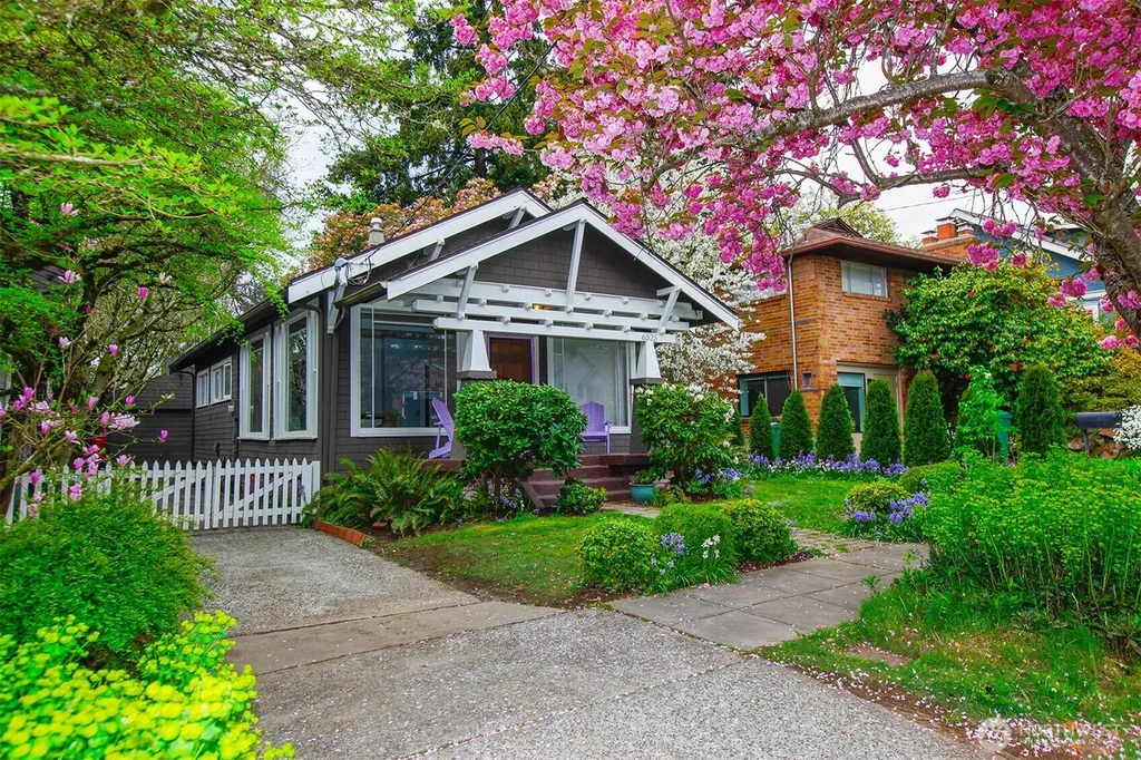 6525 23rd Avenue NE Seattle WA 98115