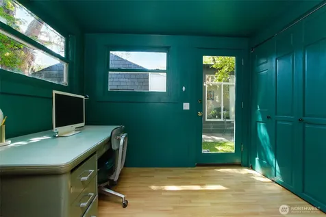 6525 23rd Avenue NE Seattle WA 98115