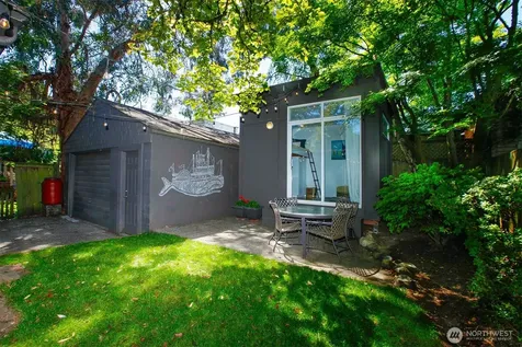 6525 23rd Avenue NE Seattle WA 98115