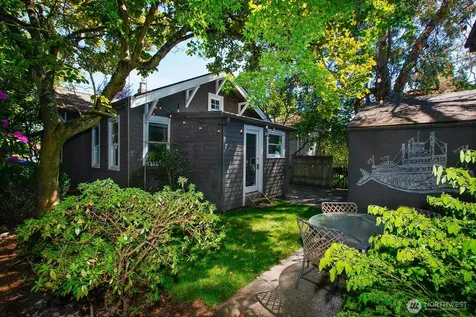 6525 23rd Avenue NE Seattle WA 98115