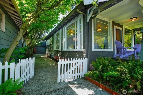 6525 23rd Avenue NE Seattle WA 98115