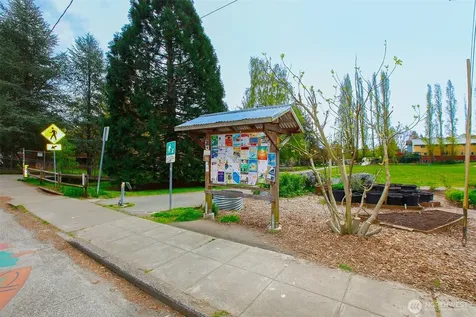 6525 23rd Avenue NE Seattle WA 98115