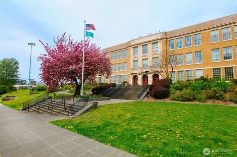 6525 23rd Avenue NE Seattle WA 98115