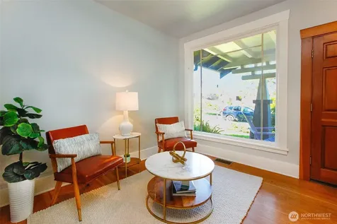 6525 23rd Avenue NE Seattle WA 98115
