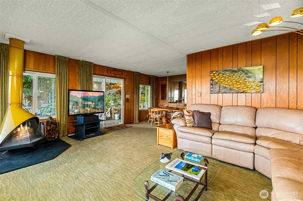 4736 Cooper Point Road NW Olympia WA 98502