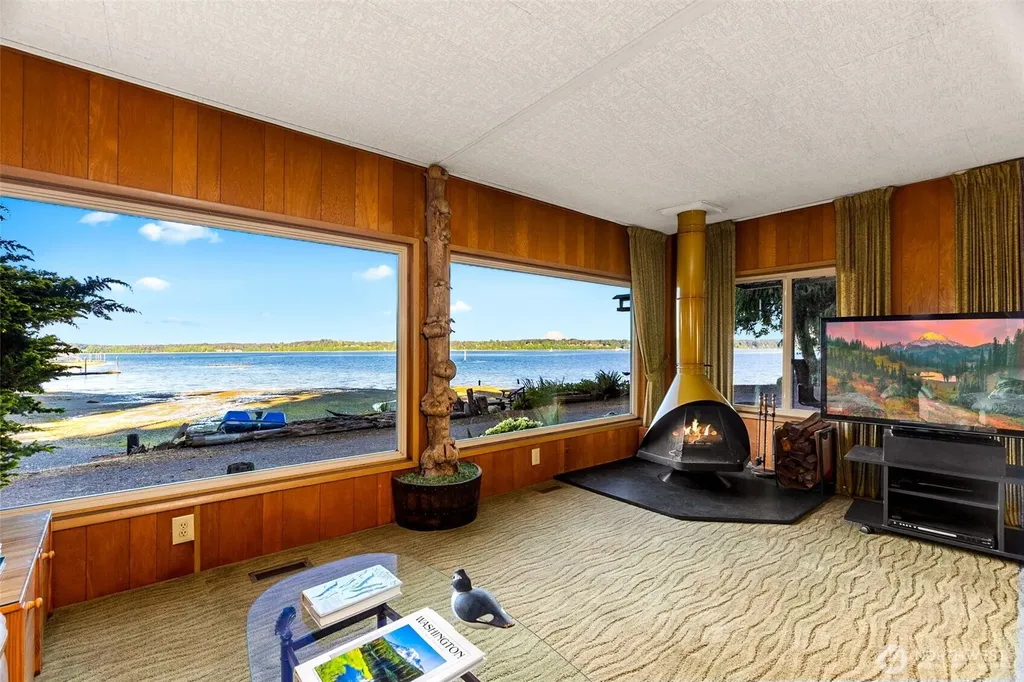 4736 Cooper Point Road NW Olympia WA 98502