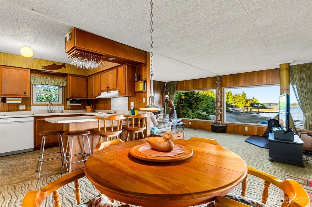 4736 Cooper Point Road NW Olympia WA 98502