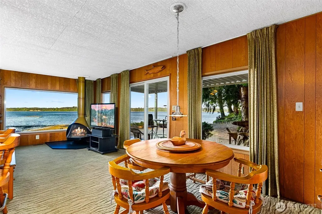 4736 Cooper Point Road NW Olympia WA 98502