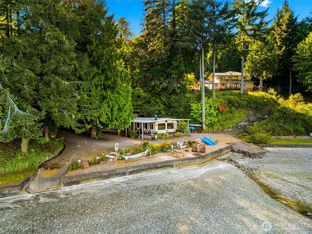 4736 Cooper Point Road NW Olympia WA 98502