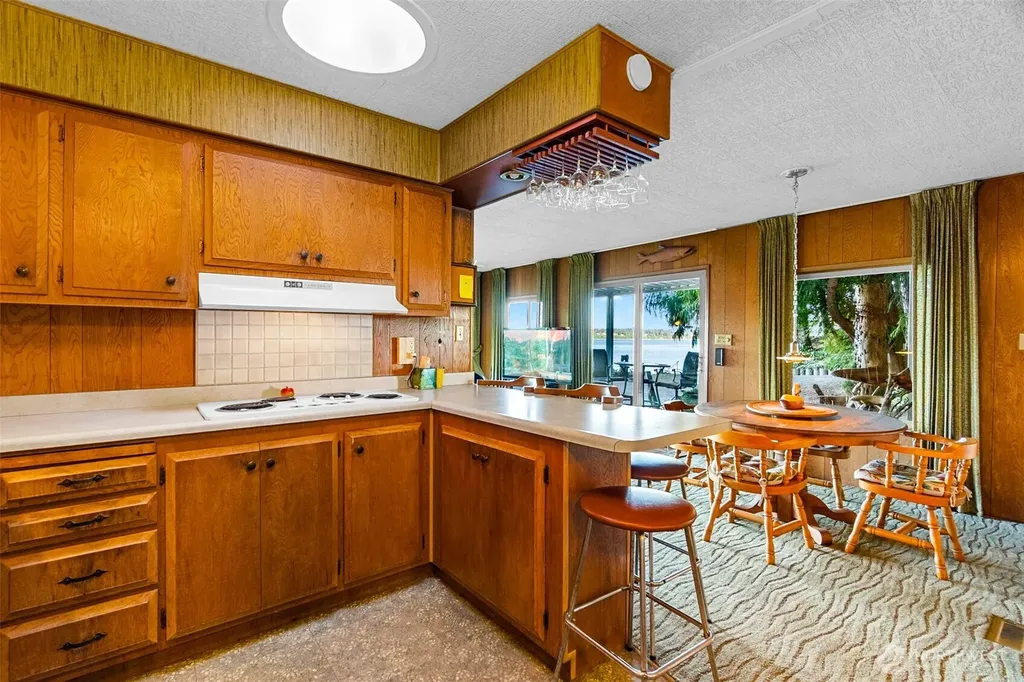 4736 Cooper Point Road NW Olympia WA 98502