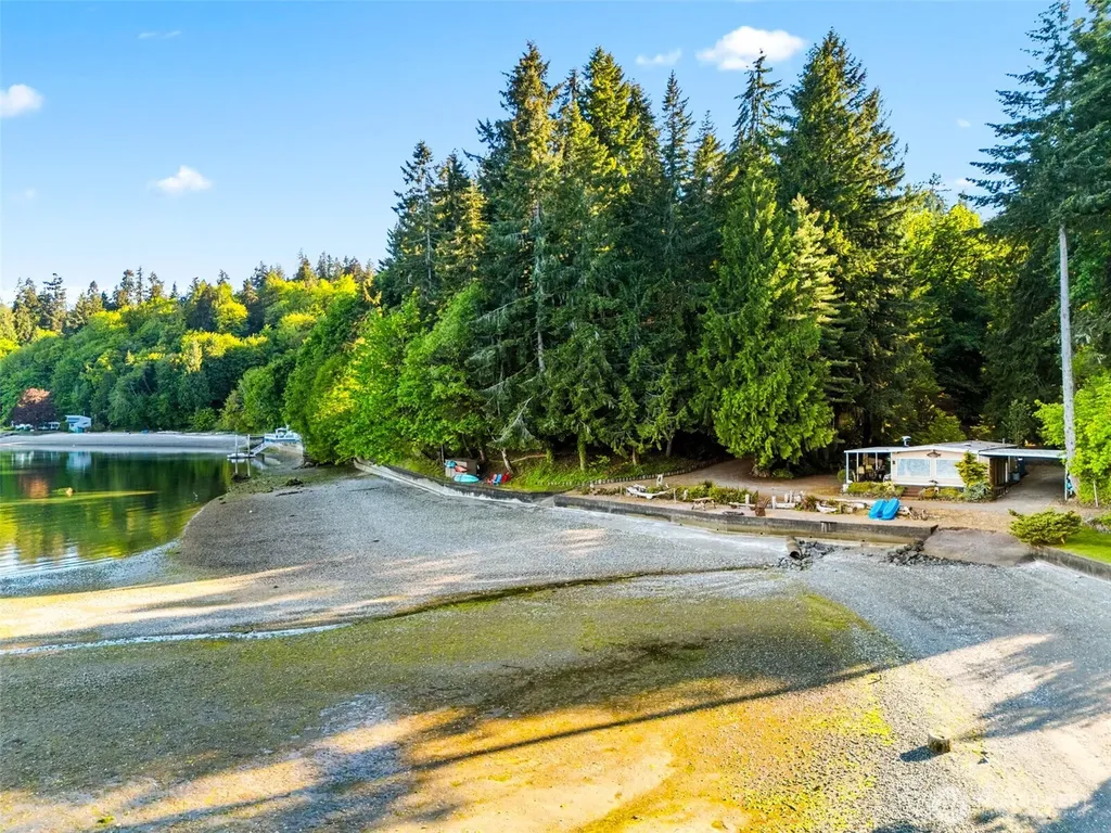 4736 Cooper Point Road NW Olympia WA 98502