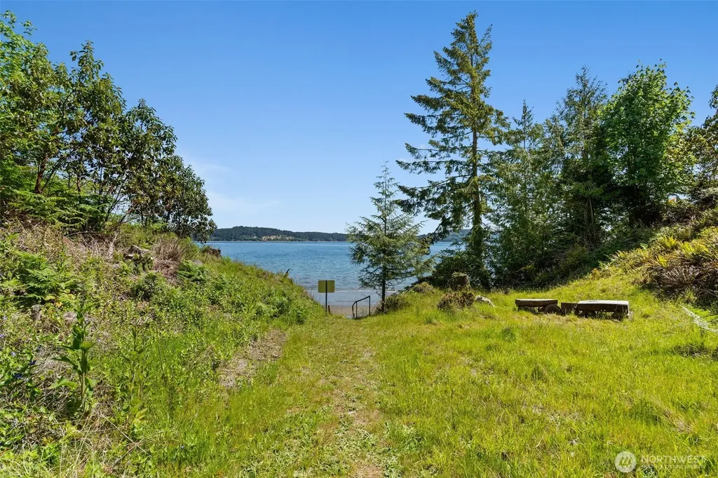 15 E Smith Cove Way Shelton WA 98584