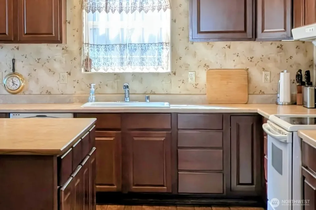 117 Enchanted Valley Drive N Vader WA 98593