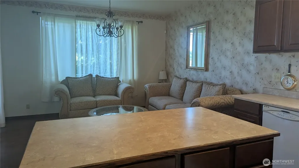 117 Enchanted Valley Drive N Vader WA 98593
