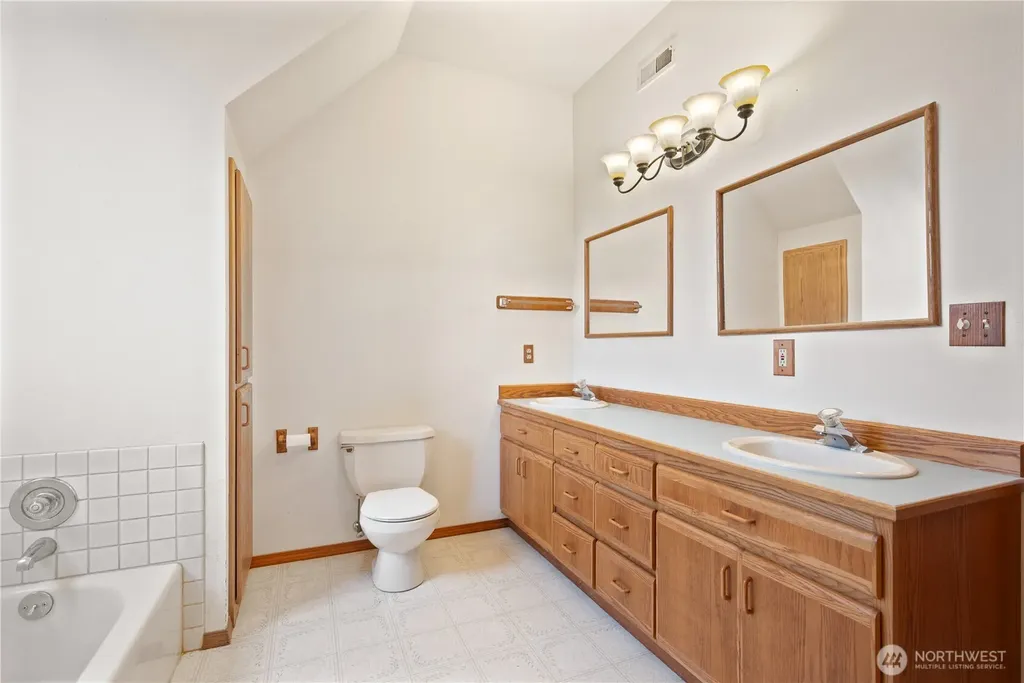 165 Tanglewood Drive Longview WA 98632