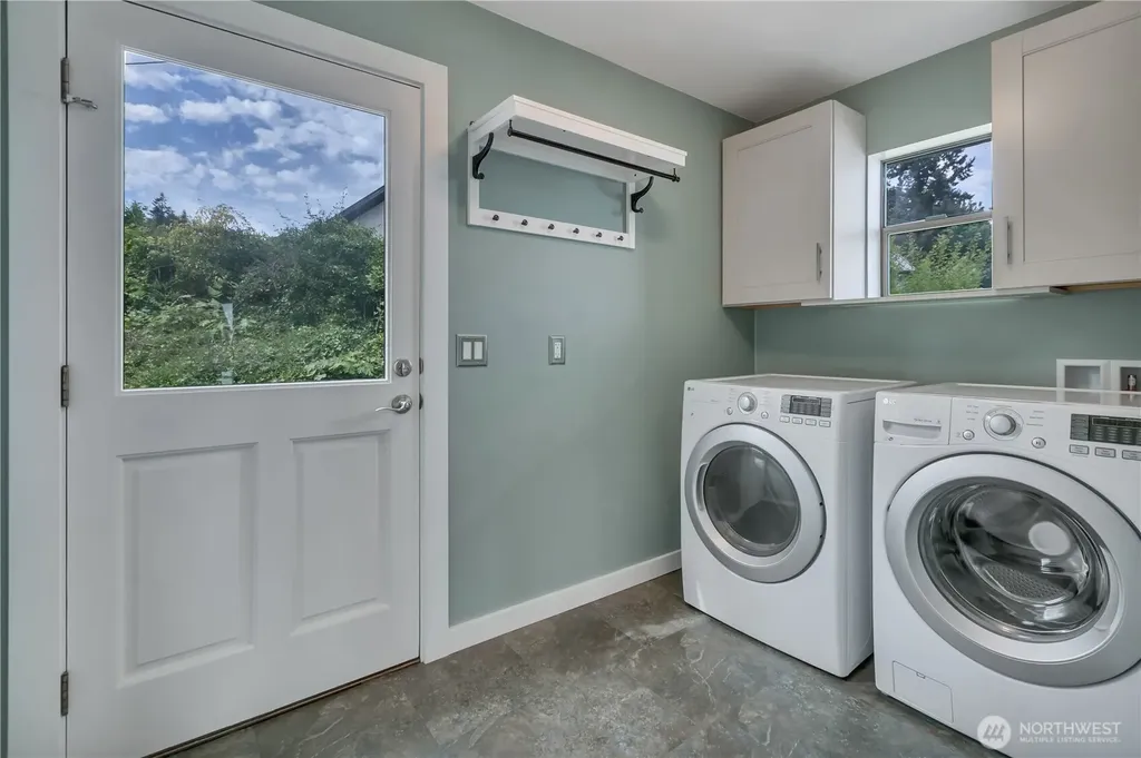 2653 NE Fern Glen Road Poulsbo WA 98370