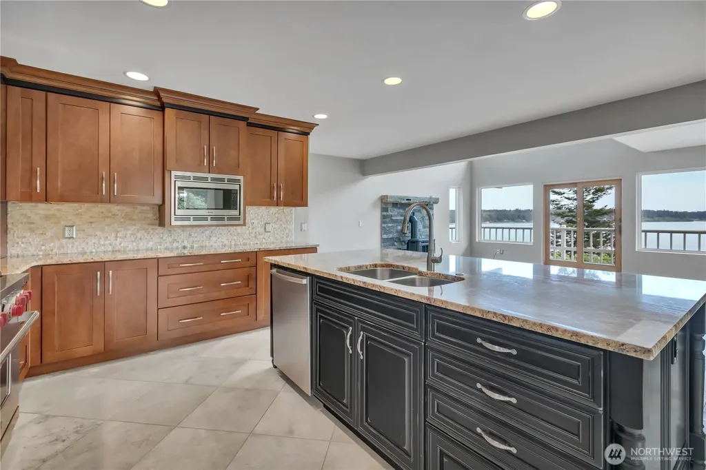 2653 NE Fern Glen Road Poulsbo WA 98370