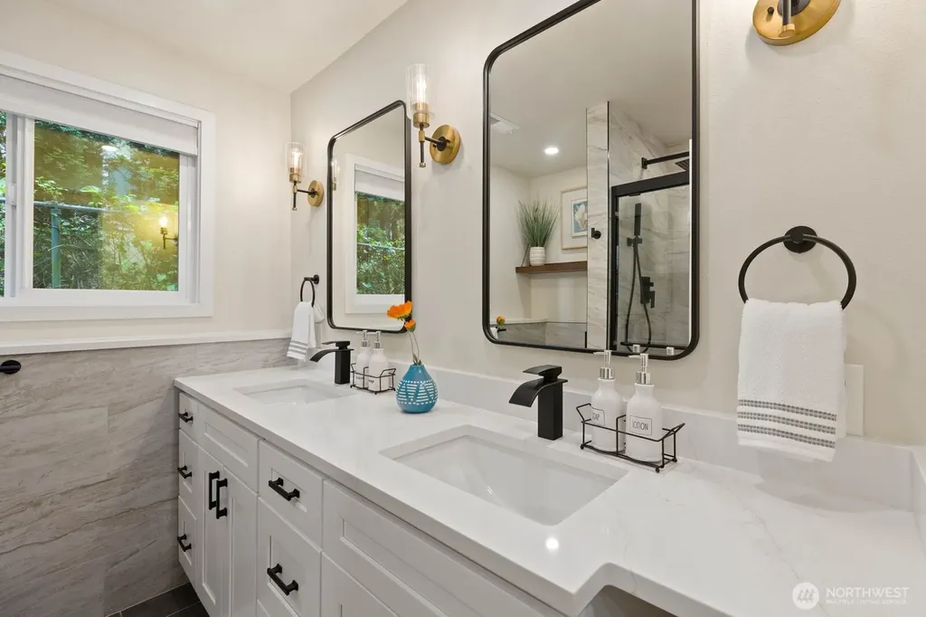 133 N 205th Street Shoreline WA 98133