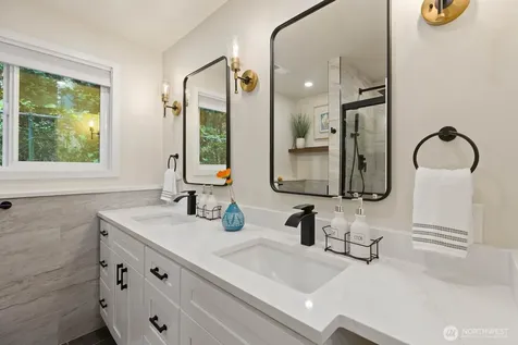 133 N 205th Street Shoreline WA 98133