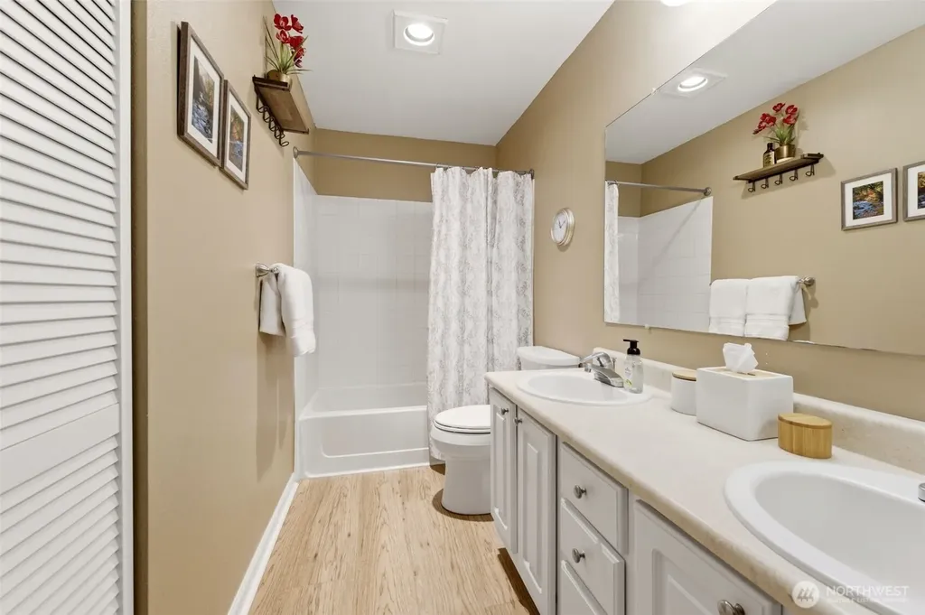31500 33rd Place SW Federal Way WA 98023