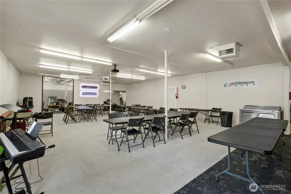 16404 Highway 99 Lynnwood WA 98037