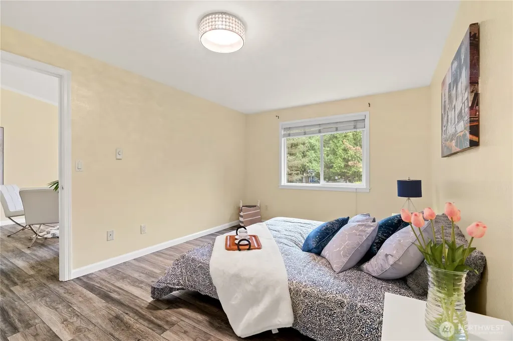 12618 100th Lane NE Kirkland WA 98034
