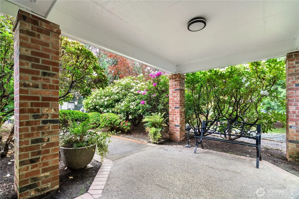 12618 100th Lane NE Kirkland WA 98034