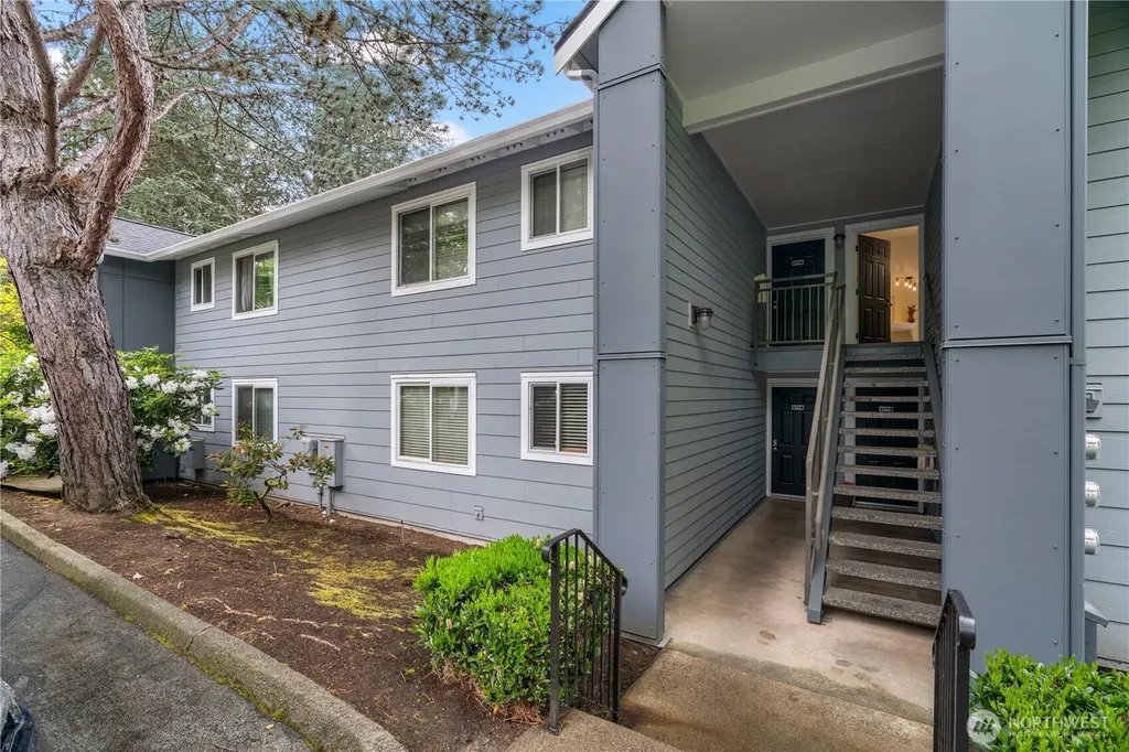 12618 100th Lane NE Kirkland WA 98034