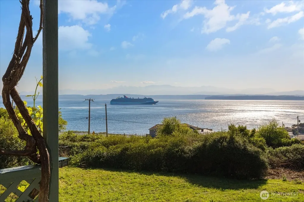 321 Windantide Place Freeland WA 98249