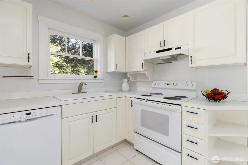 321 Windantide Place Freeland WA 98249