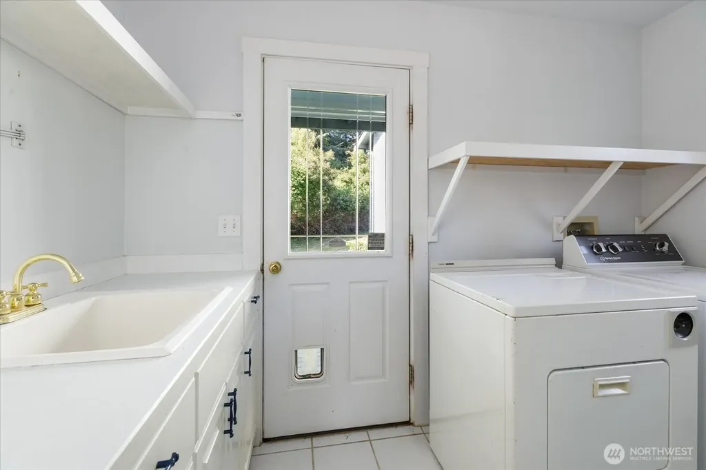 321 Windantide Place Freeland WA 98249